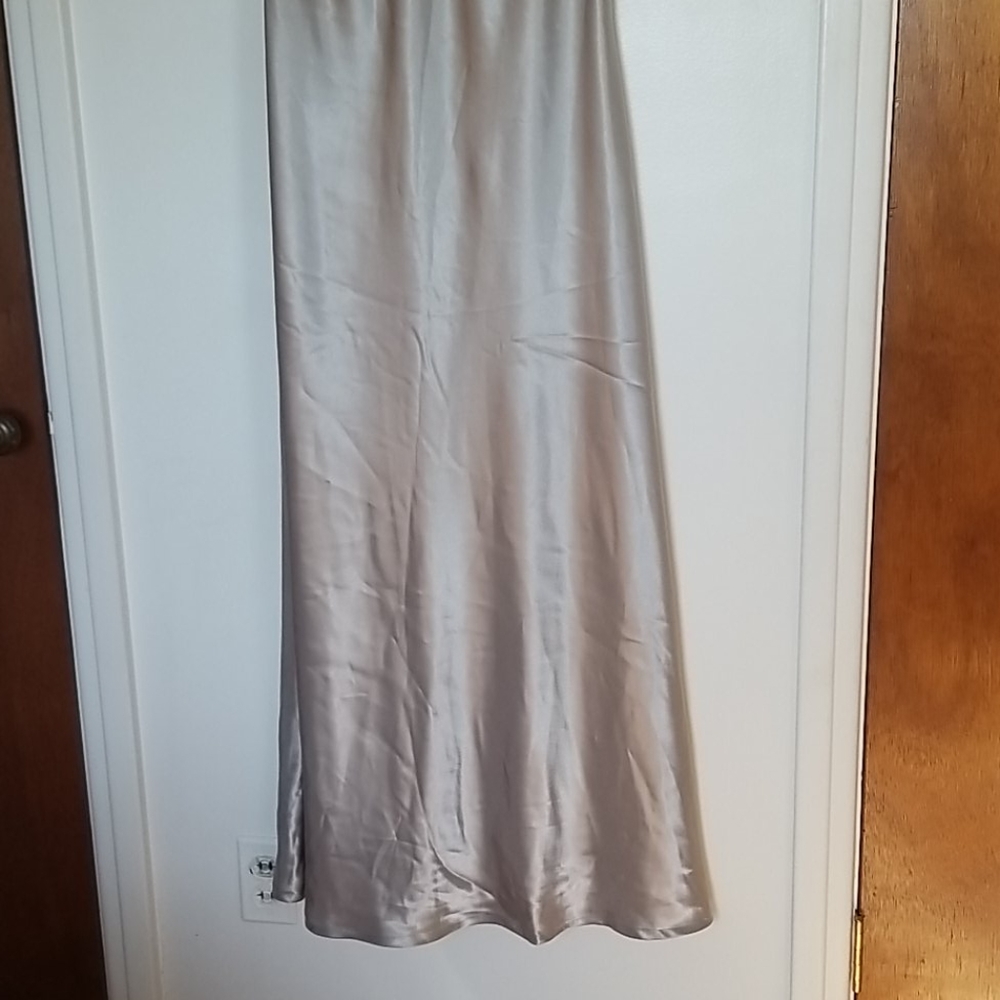 Dress - Picture 2 of 7